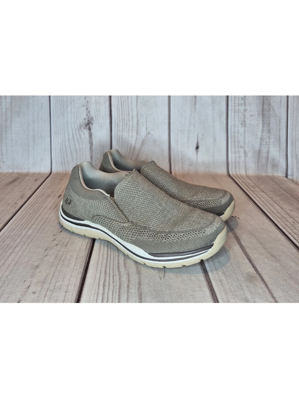 Skechers Relaxed Fit Men's Size 10 EWW Gomel Taupe Loafer Slip-On Shoes